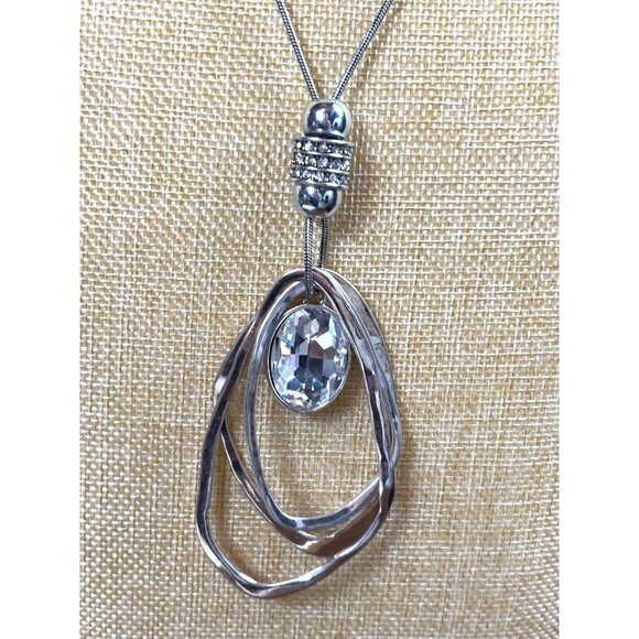 Silver-Tone Adjustable Necklace With Abstract Metal Loops & Clear Gemstone Penda - Picture 2 of 8